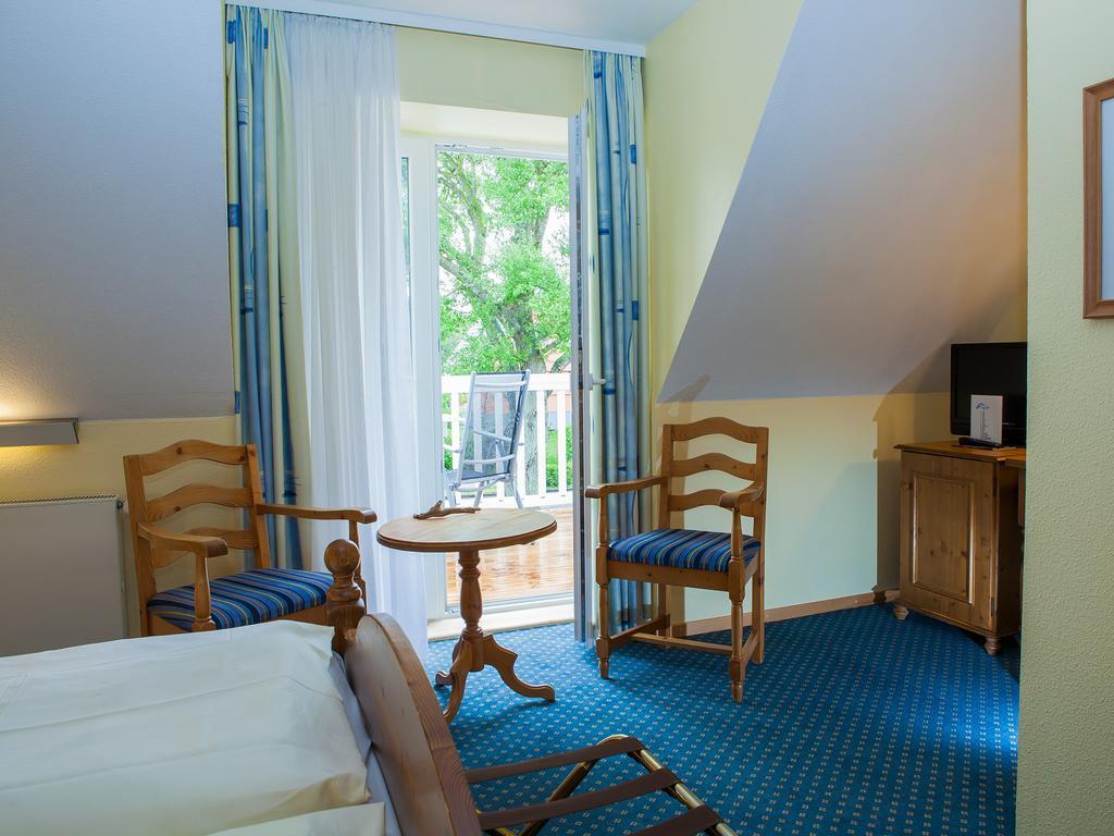 Hôtel Haus Am Meer à Ahrenshoop Extérieur photo